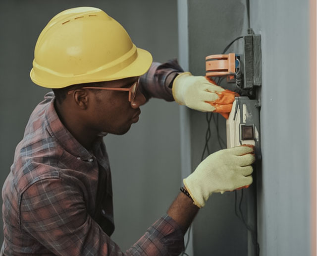 Chuveiro Elétrico em Niterói: Instalação, Manutenção e Segurança com Eletricista carlos silva